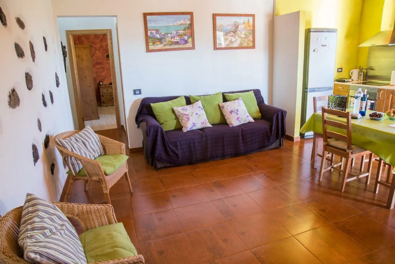 Country house La Casa Verde Guest House Las Casas  Spain